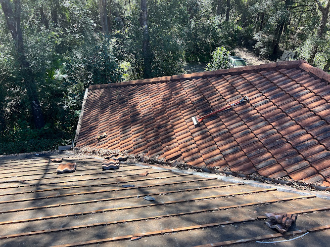 ROOFER ORLANDO LLC